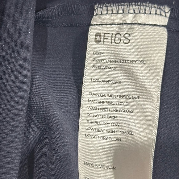 FIGS Scrubs Top - Picture 10 of 11